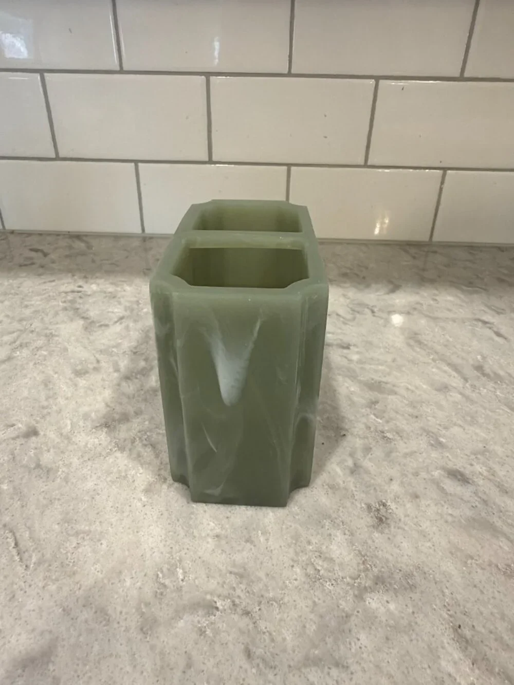 Kassatex Tumbler & Toothbrush Holder Marble Sage Green